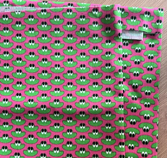 Coupon de tissus motifs grenouille